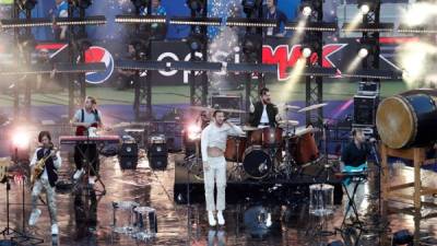 Imagine Dragons durante su presentación antes de la final del Tottenham vs Liverpool en la Champions League 2019.