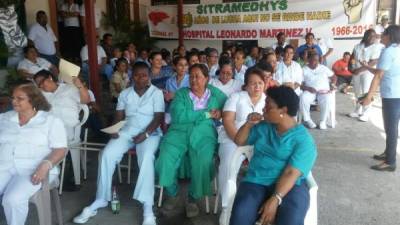 Los empleados del Leonardo Martínez permanecen en asambleas. Foto Wendell Escoto