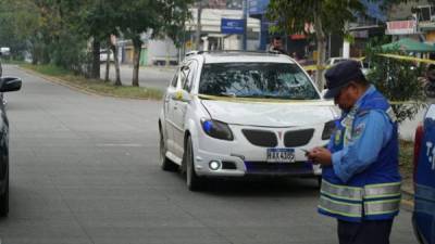 El conductor del taxi con placas HAX 7185 fue interrogado por la Policía.