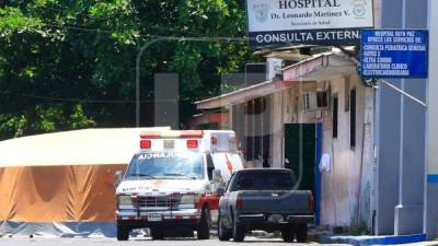 Cinco personas fallecieron por COVID-19 ayer en el hospital Leonardo Martínez. Fotografía de archivo tomada el 31 de marzo pasado. Crédito: Moisés Valenzuela.