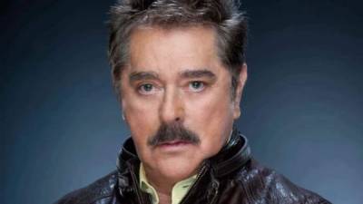 El actor mexicano Raymundo Capetillo habría muerto de coronavirus.