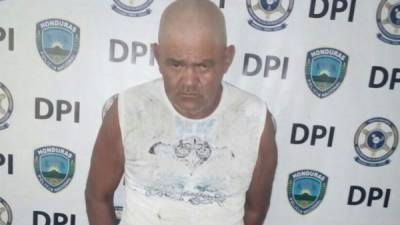 El detenido es Germán Antonio Estrada Reyes, de 64 años de edad, originario de Cedros departamento de Francisco Morazán, y residente en el lugar de la detención.