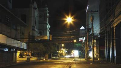 Desde las 6:00 de la tarde, varias zonas de San Pedro Sula permanecen sin el servicio.