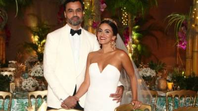 Carlos Moreira y Sabrine Mahchi tuvieron la mejor boda de 2017 en Honduras. Ambos, hijos de ilustres familias de abolengo, recibieron la bendición en la catedral San Pedro Apóstol.