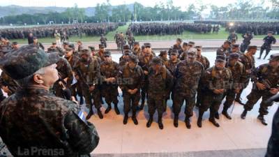 Decenas de militares ya hacen trabajos de resguardo en los barrios y colonias.