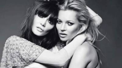 Kate Moss lamentó la muerte de su amiga, Annabelle Neilson (d). Foto redes