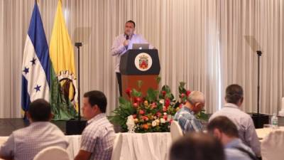 El alcalde Armando Calidonio impartió la charla magistral sobre la importancia de El Merendón.