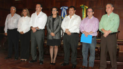 Armando Calidonio dijo que los nuevos funcionarios junto con él tienen la responsabilidad de desarrollar la ciudad.