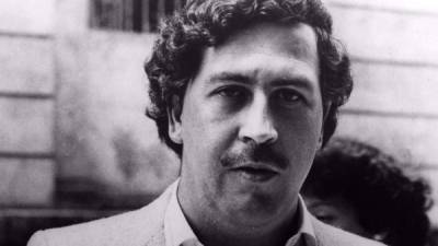 Mujeres, pasión, dinero y drogas. El legendario narcotraficante Pablo Escobar sigue causando polémica 23 años después de su muerte. El seductor capo colombiano amó a varias mujeres en secreto, a muchas otras 'las compró y a otras las mandó a matar'.