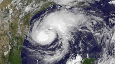 En las próximas horas Harvey podría convertirse en el huracán más potente en tocar territorio estadounidense en doce años.