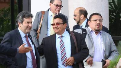 Juan Jiménez Mayor, de la Maccih, junto a Carlos Hernández, Omar Rivera, Alberto Solorzano y Jorge Machado.