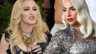 Madonna (d) ha tenido conflictos con Lady Gaga desde 2011.