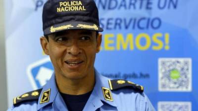 Leonel Sauceda, comisionado general de la Policía Nacional de Honduras, fue capturado este martes 11 de febrero en Tegucigalpa.El Ministerio Público acusa a él, y a su esposa Patricia Sbeltlana Estrada Pacheco, por el supuesto delito de lavado de activos.