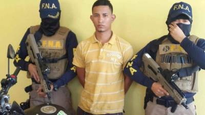 Agentes de la FNA capturó a Julio Josué Alemán en la colonia Sierra Pina.