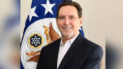 Cargo. Lawrence J. Gumbiner, exembajador de EUA en Cuba, asumió la dirección de la embajada tras la partida de Heide Fulton.