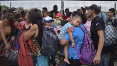 México ha bloqueado el paso de migrantes por su frontera a mujeres y niños.