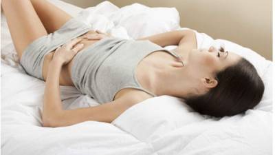 Los masajes abdominales y lumbares también ayudan a disminuir y aliviar los dolores menstruales.
