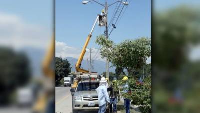 Las cuadrillas trabajaron en el bulevar del este.