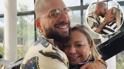 La fotografía que Maluma publicó para felicitar a su madre en el Día de la Madre.