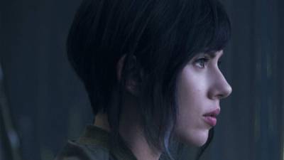 Scarlett Johansson, cree que el entorno creado en 'Ghost in the Shell' es tan convincente que no parece que esté muy lejos de nuestro alcance. Foto: redes