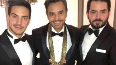 José Eduardo Derbez (d), el hijo del comediante Eugenio Derbez y la actriz Victoria Ruffo, habría pagado a su ex novia Bárbara Escalante para ocultar sus preferencias sexuales, según informó el tabloide mexicano TV Notas.