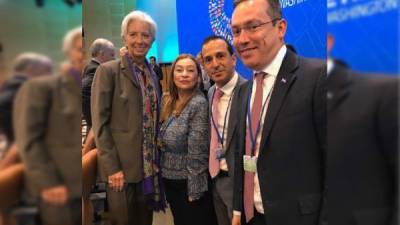 Negociaciones. La directora gerente del FMI, Christine Lagarde, y los ministros Rocío Tábora, Wilfredo Cerrato y Marlon Tábora en Washington.