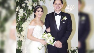 Nelssy Ordóñez e Isaac Reyes tenían varios años de ser novios, ahora ya son esposos.