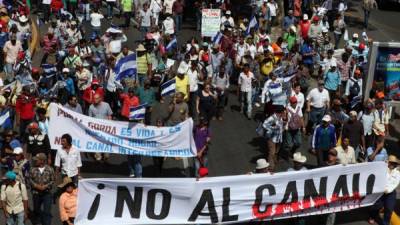 Los campesinos exigen la liberación de unos 30 campesinos arrestados durante desalojos violentos, realizados por la Policía.