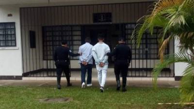Los detenidos son Jonathan Steven Castilla Pérez (22 años) y Julián Camilo Suárez Londoño (20).