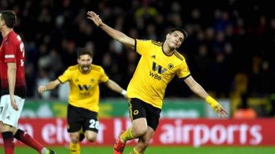 Raúl Jiménez amargó al Manchester United en la FA Cup.