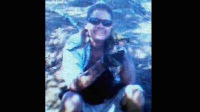 Alex Gómez, de 36 años vecino de Lake Elsinore (California) que se sacó la fotografía con el reptil.