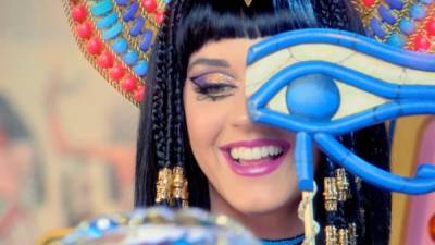 Katy Perry se convirtió con el video de 'Dark Horse' en el clip musical más visto del año.