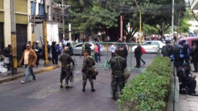 Varias calles que conectan al Congreso Nacional permanecen cerradas para evitar conflicto. Foto tomado de @HoyMismo.