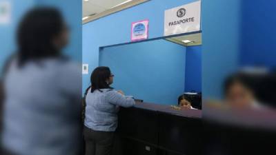 Extranjeros deben acudir a oficinas de Migración.