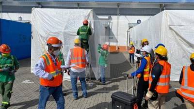 Los hospitales moviles todavía están en predio aduanero de Puerto Cortés.