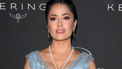 Salma Hayek se opone a las cirugías estéticas y demás retoques.