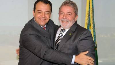 El exgobernador Sergio Cabral junto al exmandatario brasileño Lula da Silva.