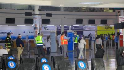 Los aeropuertos fueron autorizados a operar, pero siguiendo siempre las medidas de bioseguridad.