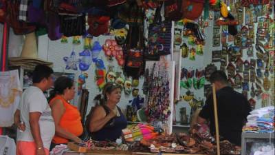 Residentes en el extranjero comprando.