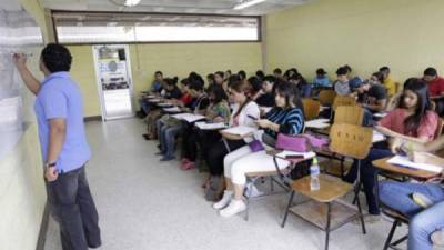 Imagen de archivo de una aula de clases en la Unah.