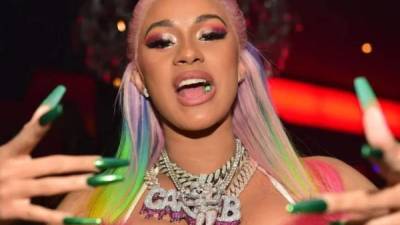 Cardi B hablando sobre su temor al coronavirus la hicieron protagonista de una canción viral en redes sociales.