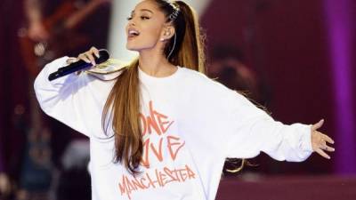 Después del atentado Grande organizó el mega concierto 'One Love Manchester' a beneficio del Fondo de Emergencia de la Cruz Roja de Manchester.