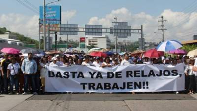Cientos de hondureños marcharon este sábado en Tegucigalpa.