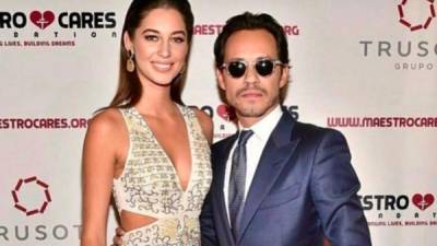 Mariana Downing y Marc Anthony en la alfombra roja de la fundación Maestro Cares en Nueva York.