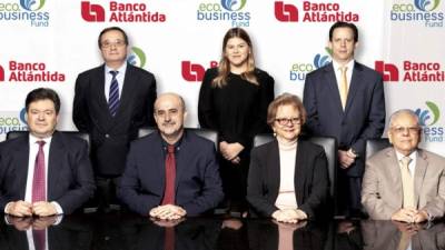 Por parte de Banco Atlántida: Guillermo Bueso, Fernando de Mergelina, María José Agüero, Ilduara Bonilla, José Fernando Mendoza y Faustino Laínez y como representante de la Unión Europea: Alfredo Gadea.