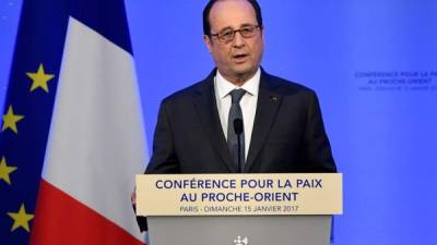 Hollande defendió a la canciller alemana de las declaraciones del presidente electo de EUA. Foto: AFP