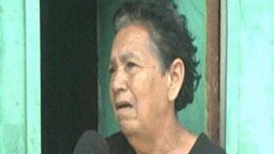 Doña Esperanza Ponce, durante una entrevista, desmintiendo a su hijo.
