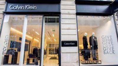 La marca Calvin Klein se centrara en sus líneas de consumo masivo.
