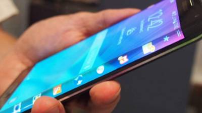 El nuevo smatphone de Samsung compite en ventas con el Iphone 6.