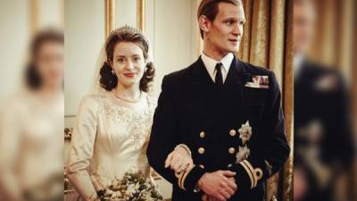 Claire y Matt interpretan a la reina Isabel II y a Felipe de Edimburgo, en “The Crown”.